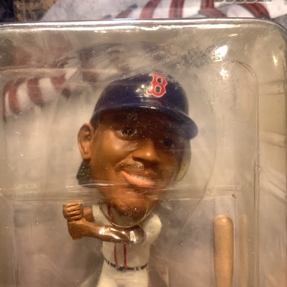 MANNY RAMIREZ MINI BIG HEADS BOBBLE HEAD FIGURINE IN PACKAGE. - Picture 2 of 13